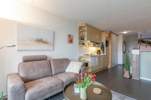Sfeervol studio-appartement met duinuitzicht in Callantsoog, 100m van strand - thumbnail 4