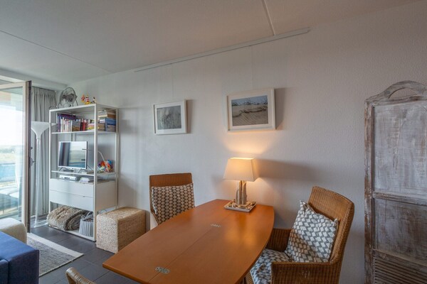 Stijlvol strandappartement op 10 meter van de Noordzee in Callantsoog - thumbnail 3