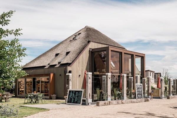 Wood Lodge Luxe: sfeervol vakantieverblijf voor 8 personen in Callantsoog - thumbnail 6