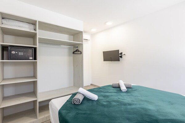Privézwembad en luxe in Villa Bonce, Kaštel Stari - thumbnail 5