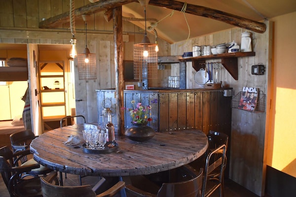Kidz Lodge: Avontuurlijke familietent met klimwand en glijbaan in Callantsoog - thumbnail 4