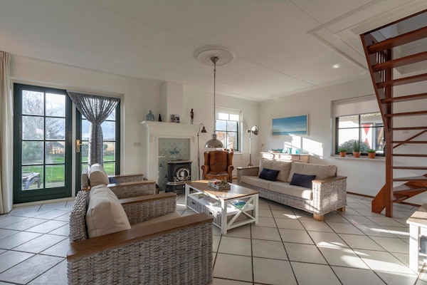 Luxe rietgedekte villa aan het water met duinuitzicht in Callantsoog - thumbnail 2