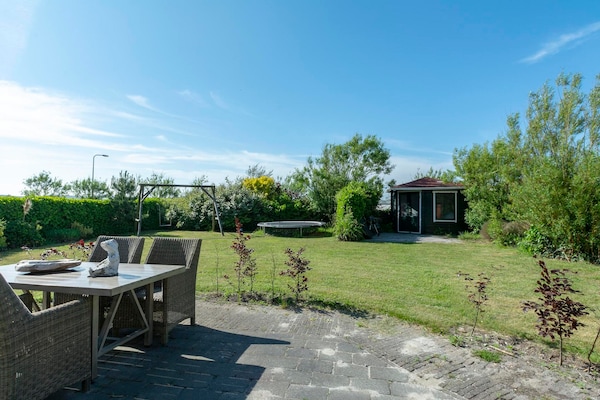 Luxe villa met houtkachel en omheinde tuin op 900m van strand Callantsoog - thumbnail 5