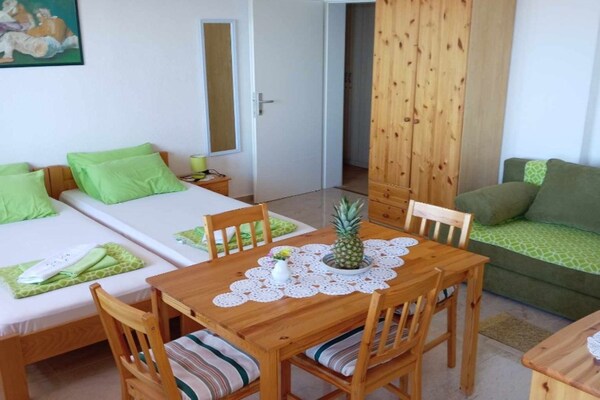 Studio Julia 5 aan zee in Martinšćica, Cres – voor 4 personen met WiFi - thumbnail 1