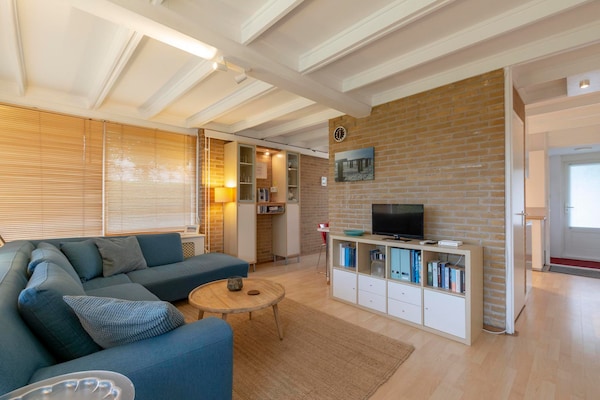 Vrijstaand vakantiehuis met omheinde tuin, 1,2 km van strand Sint Maartenszee - thumbnail 2