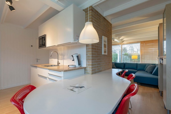 Vrijstaand vakantiehuis met omheinde tuin, 1,2 km van strand Sint Maartenszee - thumbnail 5