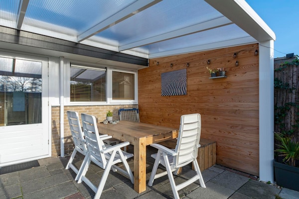 Vrijstaand vakantiehuis met omheinde tuin, 1,2 km van strand Sint Maartenszee - thumbnail 4
