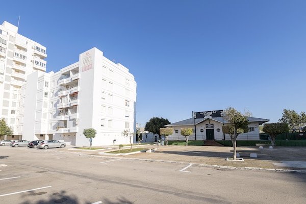 Licht appartement met zeezicht, groot zwembad en terras in El Puerto de Santa María - thumbnail 6