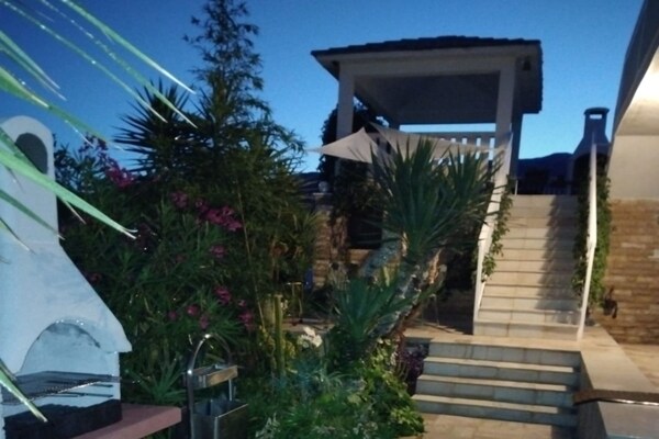 Villa Marija: Ruime villa met zwembad en terras op 800m van het strand in Podstrana - thumbnail 6