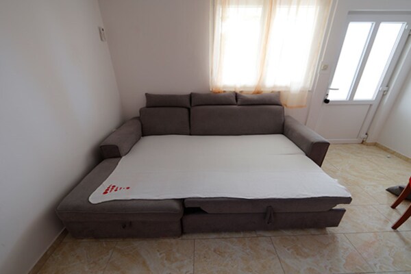 Knus appartement met balkon in Lopar, op 300 meter van het zandstrand - thumbnail 5