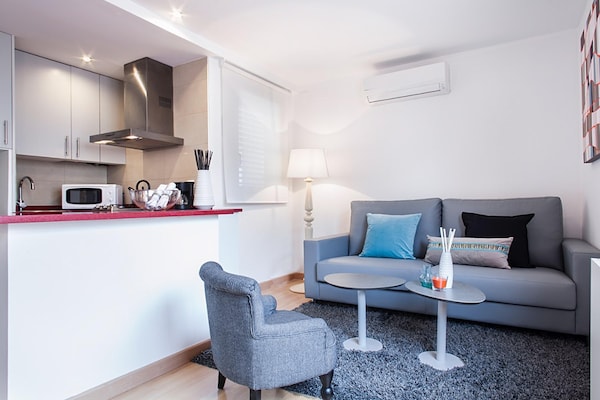 Rambla Paris Attic Apartment - Barcelona