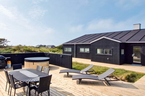 8-persoons vakantiehuis aan zee in Løkken met luxe buitenbad - thumbnail 5