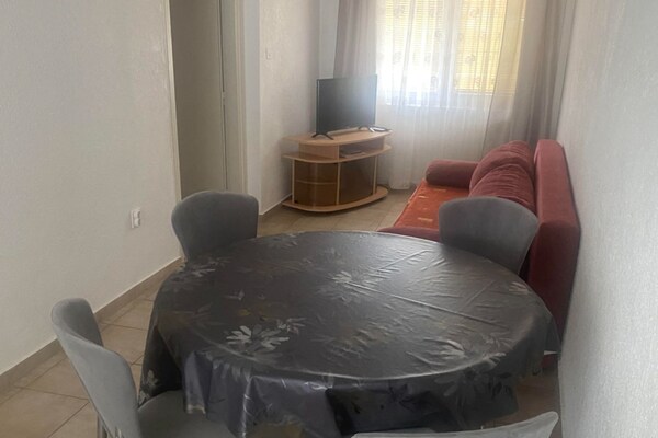 Ruim 3-slaapkamerappartement met balkon en tuinzicht in Lopar, op 300m van het strand - thumbnail 2