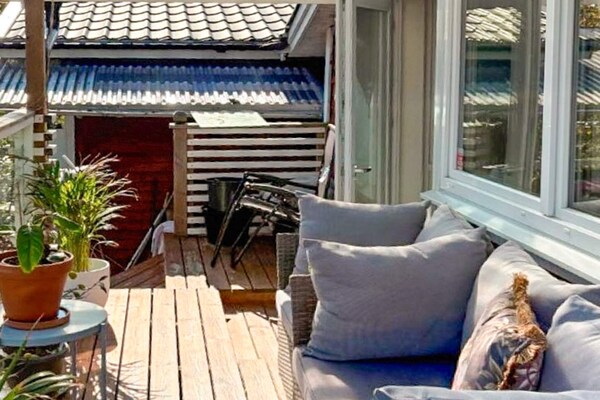 Vrijstaand vakantiehuis met zeezicht en weelderige tuin nabij Stockholm - thumbnail 5
