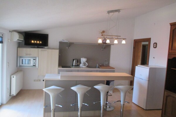 2-persoons villa aan het strand in Omis - thumbnail 2