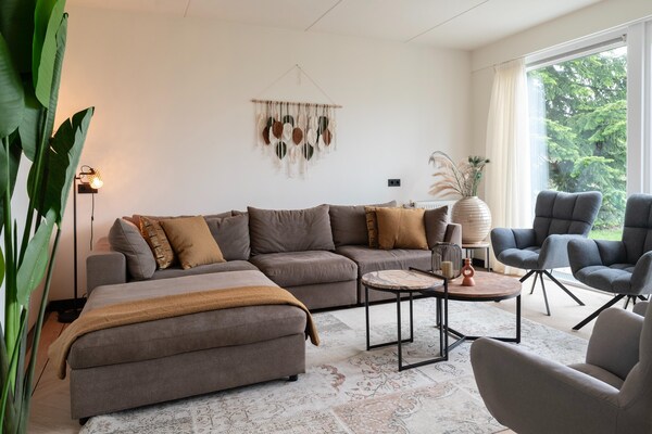 Vrijstaande villa met sauna in het glooiende Gaasterland, 8 pers. - thumbnail 2