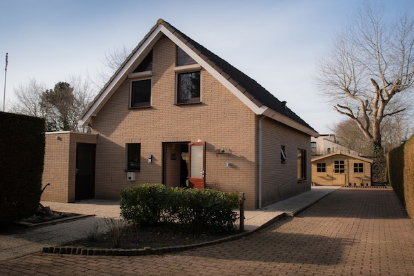 Comfortabel vakantiehuis in Ouddorp, 10 minuten van zee en strand - thumbnail 1