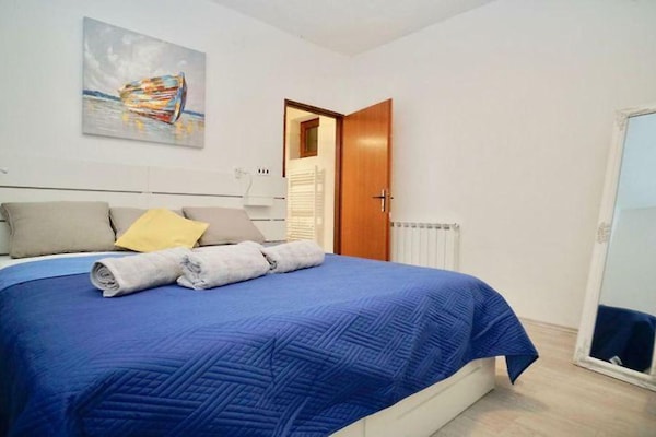 Ruim appartement met zeezicht en terras voor 7 personen in Seget Vranjica - thumbnail 5