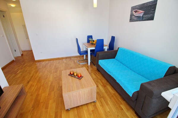 Knus appartement met terras en zwembad op 100m van zee in Drače - thumbnail 5