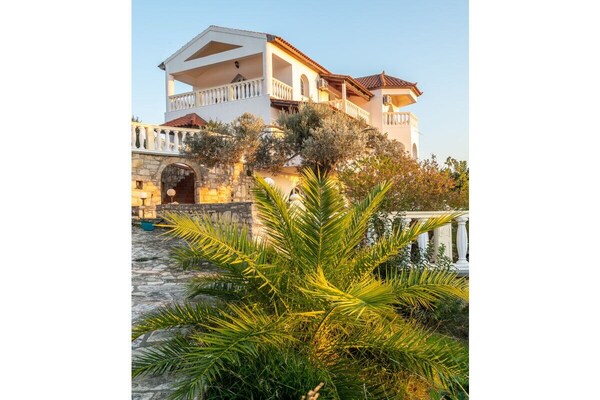 Ruime villa met zwembad in Pitsidia, Kreta – 8 personen, 300m² - thumbnail 3