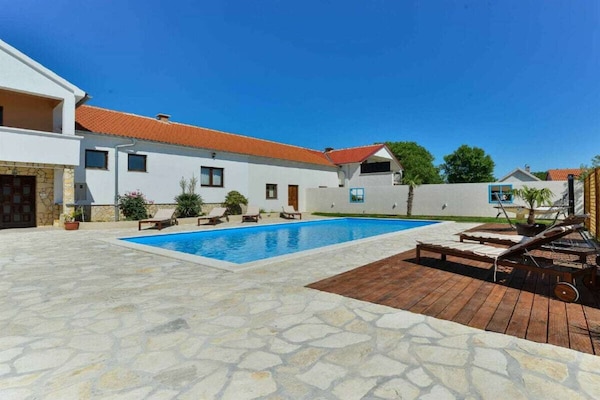 Villa Marinic: Ruim vakantiehuis met privézwembad nabij Zadar - thumbnail 4