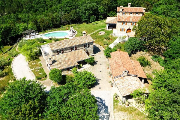Luxe villa in Istrië voor 15 gasten met zwembad en panoramisch uitzicht - thumbnail 3