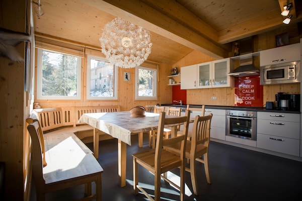 Ruim chalet voor 14 personen met sauna en whirlpool aan de skipiste - thumbnail 2