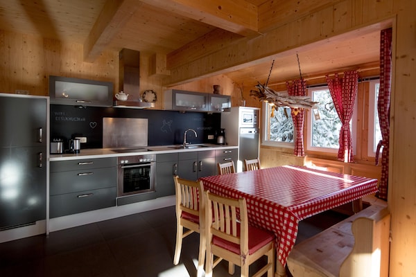 Ruim houten chalet voor 10 personen aan de piste in Turracherhöhe - thumbnail 3