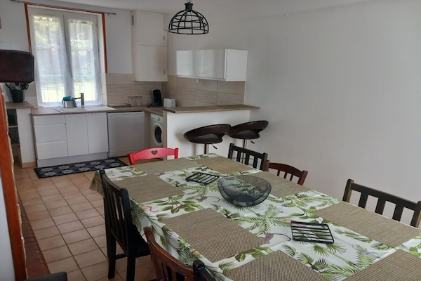 Ruim vakantiehuis voor 9 personen nabij Sainte-Cécile, met WiFi - thumbnail 2