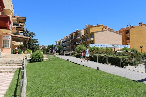 Knus appartement op 300m van strand met zwembad in Empuriabrava - thumbnail 6