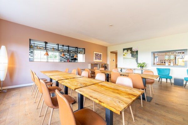 Landhuis Hezenes: luxe groepsaccommodatie met wellness op 1,5 hectare in Drenthe - thumbnail 2
