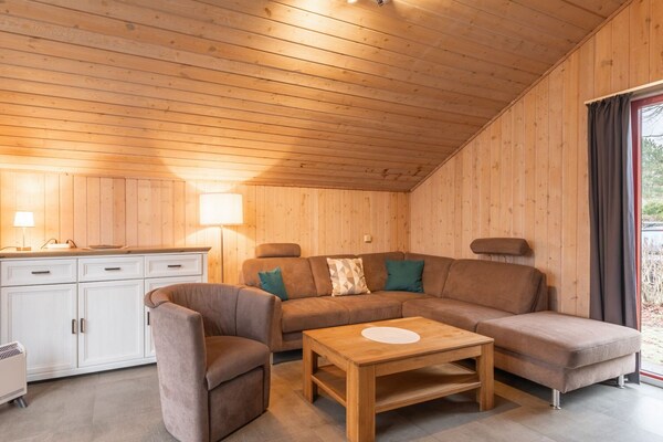 Vrijstaand vakantiehuis aan het Granzower Meer met sauna en open haard - thumbnail 2