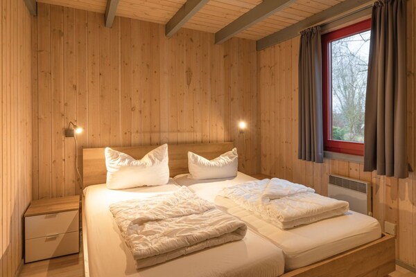 Vrijstaand vakantiehuis aan het Granzower Meer met sauna en open haard - thumbnail 3