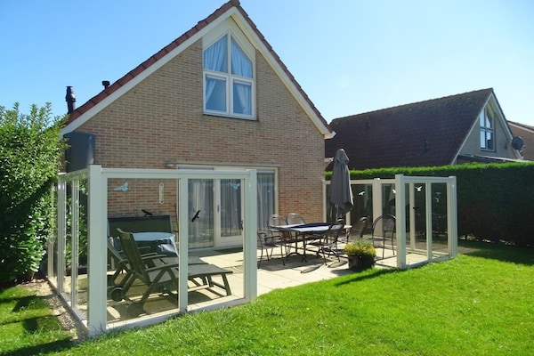 Vrijstaande familiebungalow op Scheldeveste, strand op 500m - thumbnail 1