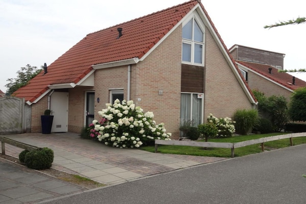 Scheldeveste 161: Vrijstaand vakantiehuis met waterzicht in Breskens - thumbnail 1