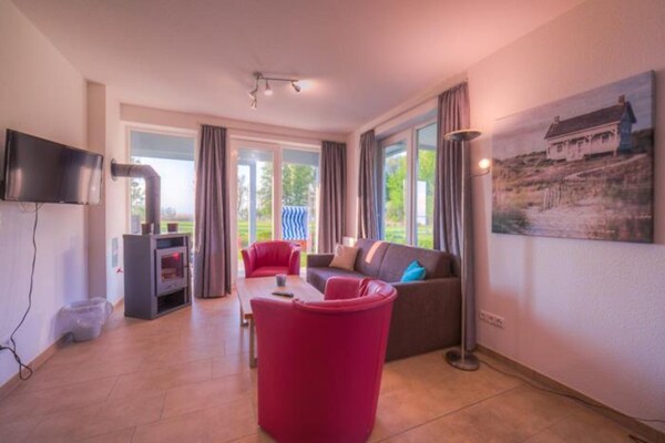Licht appartement voor 4 personen op 400 meter van het strand in Rechlin - thumbnail 2