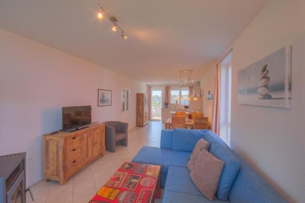 Mitteldeck 523: Appartement aan de Müritz met privéstrand op 400 meter - thumbnail 2