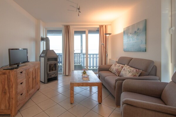 Appartement Mitteldeck 494: Rustiek verblijf aan de Müritz met privéstrand - thumbnail 1