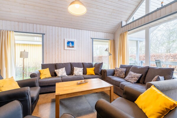 Ruim 8-persoons vakantiehuis direct aan het Granzower Meer met eigen tuin - thumbnail 2