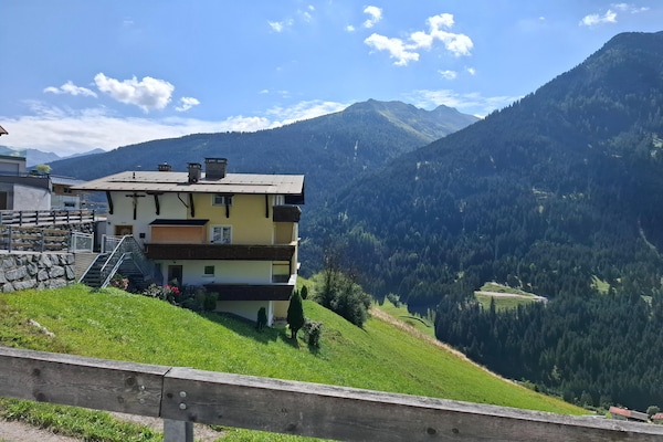 5-persoons appartement aan de piste in Kappl - thumbnail 2