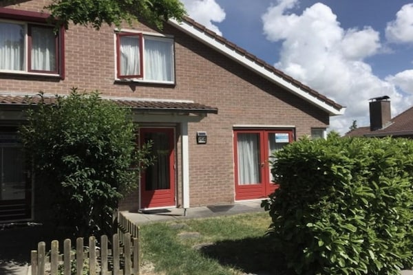 Strandparel Breskens - Gezellig vakantiehuis met open haard op park Schoneveld - thumbnail 1