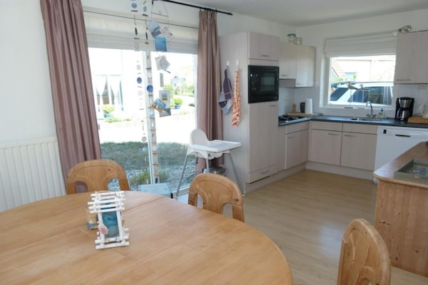 Licht vakantiehuis met watertuin, 500m van strand Breskens - thumbnail 3