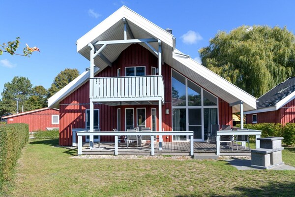 Ruim vakantiehuis voor 8 personen direct aan het Granzower Meer - thumbnail 1