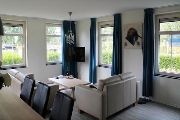 Stijlvol vakantiehuis met sauna, 1,4 km van strand Breskens - thumbnail 2