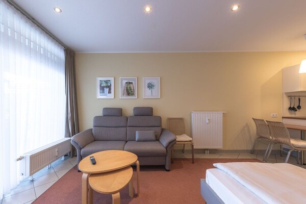 Romantisch appartement aan het Granzower Meer met terras & wellness - thumbnail 1