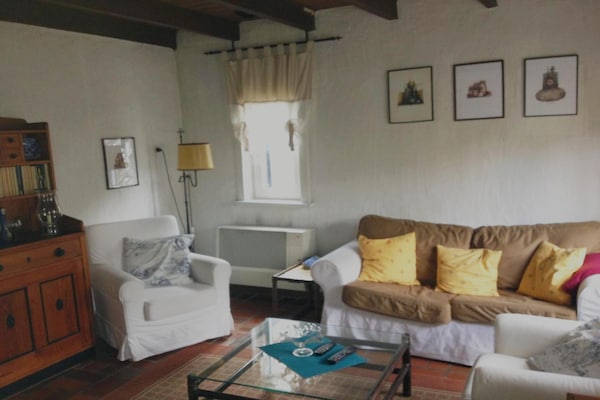 Charmante dijkcottage bij Breskens: huisdiervriendelijk vakantiehuis - thumbnail 2