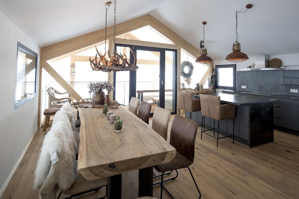Chalet met privésauna en bubbelbad direct aan de skipiste in Schladming - thumbnail 4