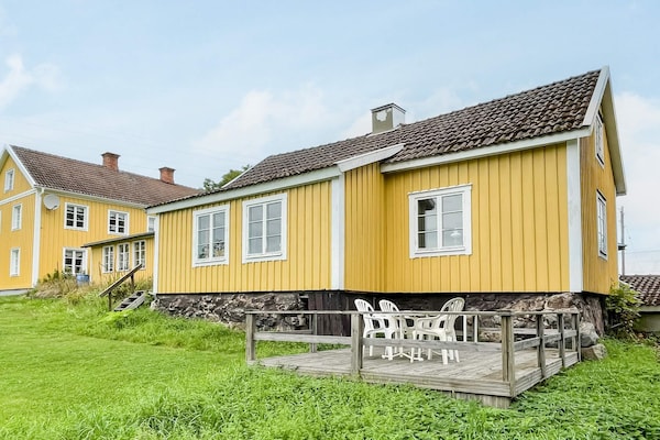 Zweeds vakantiehuis bij meer en golfbaan in Virserum - thumbnail 3