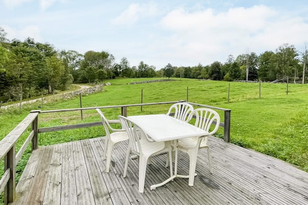 Zweeds vakantiehuis bij meer en golfbaan in Virserum - thumbnail 2
