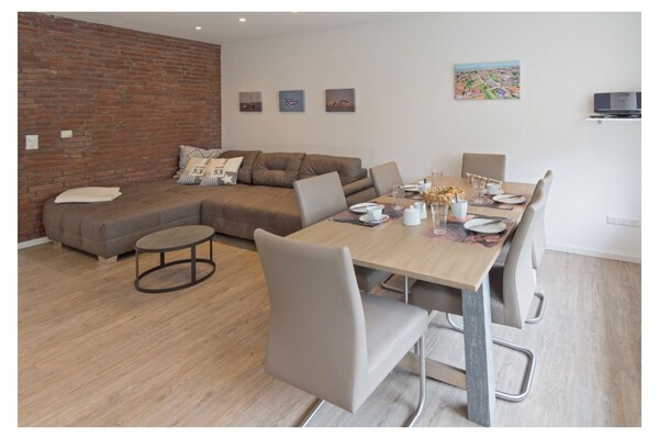 Modern vakantiehuis met terras in Norddeich, dichtbij strand en centrum - thumbnail 3
